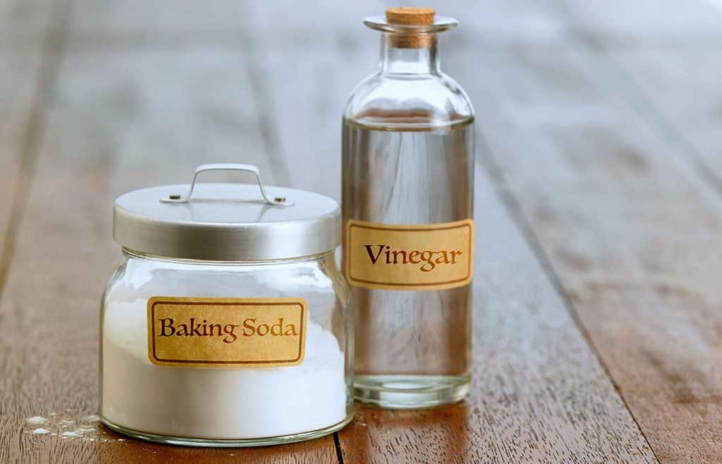 baking soda vinegar drain cleaning